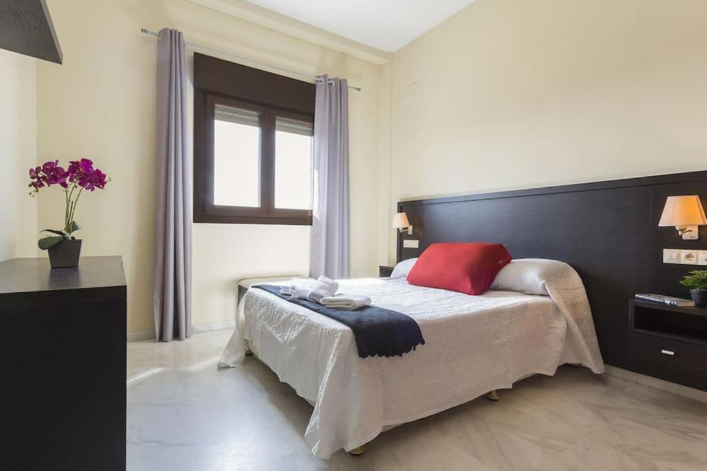 Apartamento El Mirador, Recepcion 24 H, Piscina, Wifi Y Parking Interior Bormujos Kültér fotó